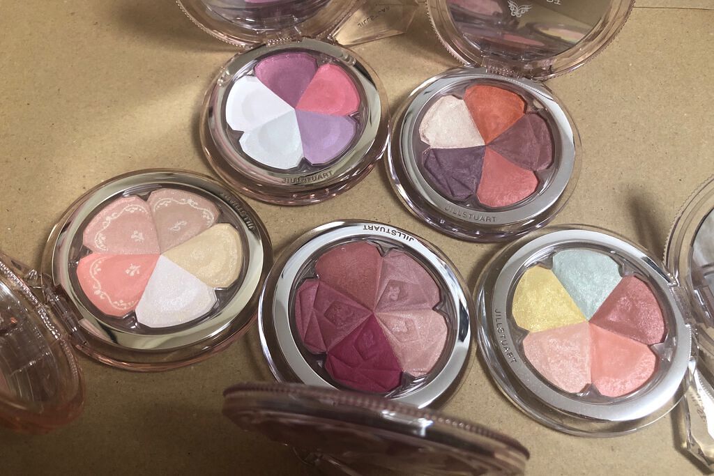 ジルスチュアート ブルーム ミックスブラッシュ コンパクト 17 dreamy ranunculus/JILL STUART/パウダーチークを使ったクチコミ（2枚目）