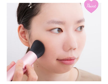 スライドパウダーブラシ(先斜タイプ)/貝印/メイクブラシを使ったクチコミ(3枚目)