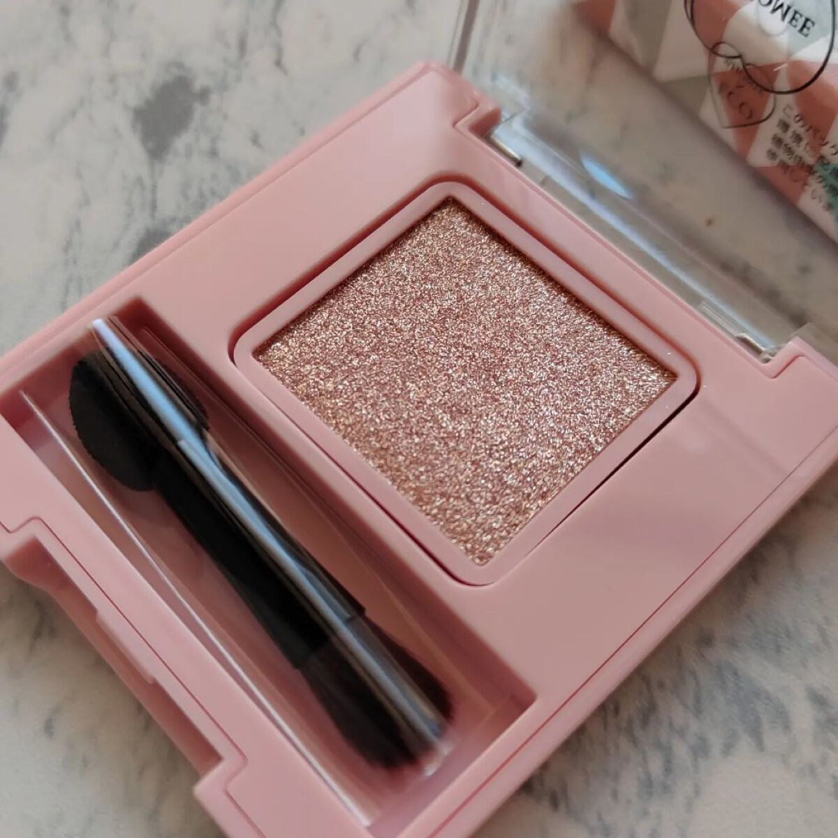 フーミー シングルラメシャドウ/WHOMEE/単色アイシャドウを使ったクチコミ（2枚目）