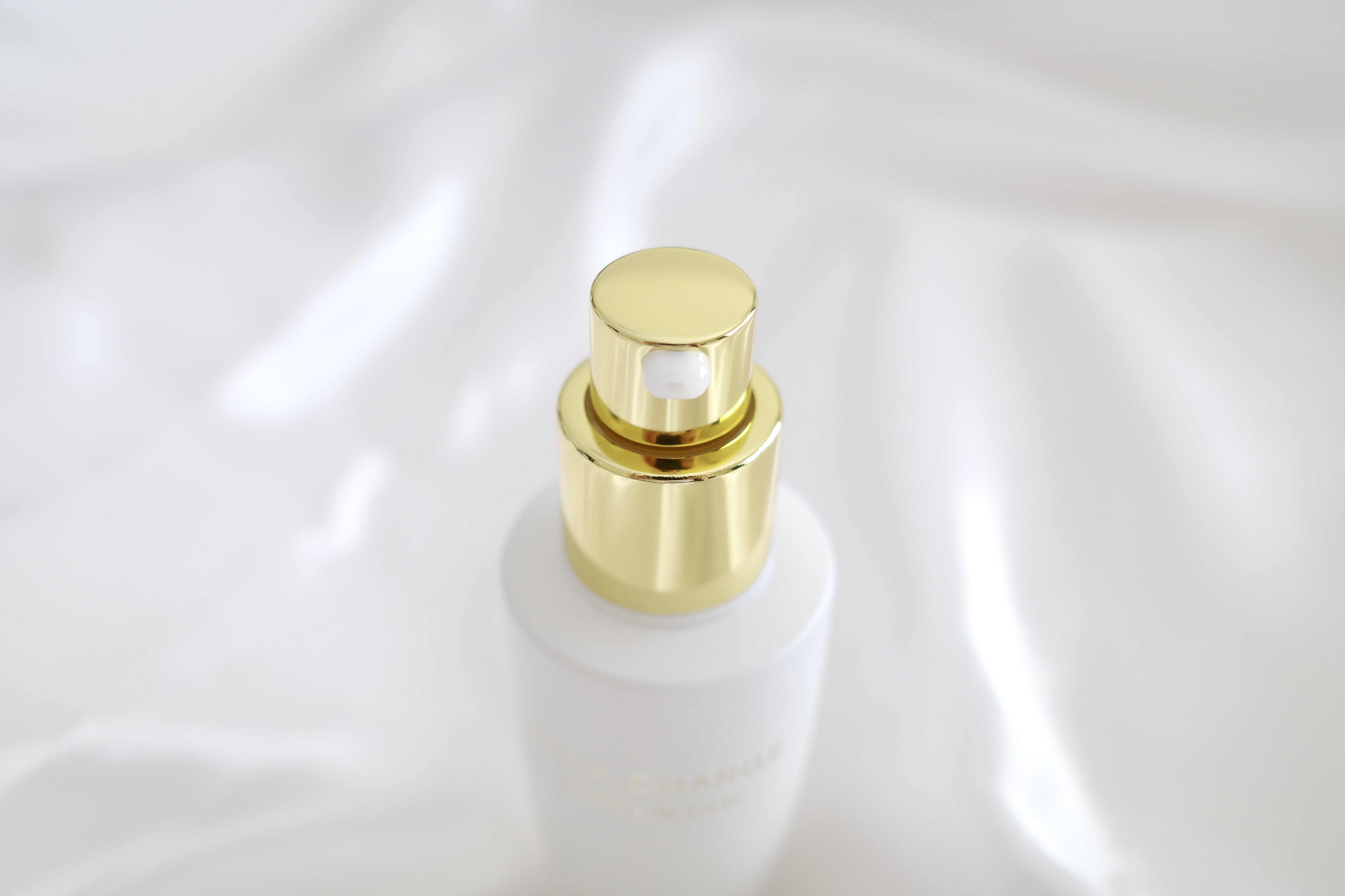 試してみた】アクア チャージ 薬用 セラム エッセンス ESTEE LAUDERの