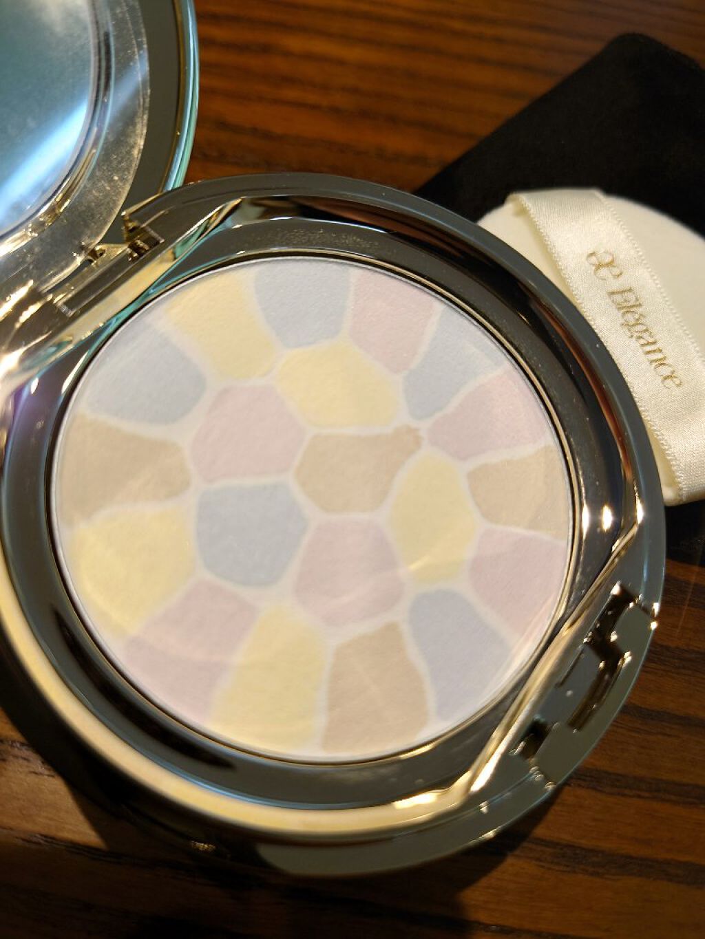 ラ プードル オートニュアンス/Elégance/プレストパウダーを使ったクチコミ（1枚目）