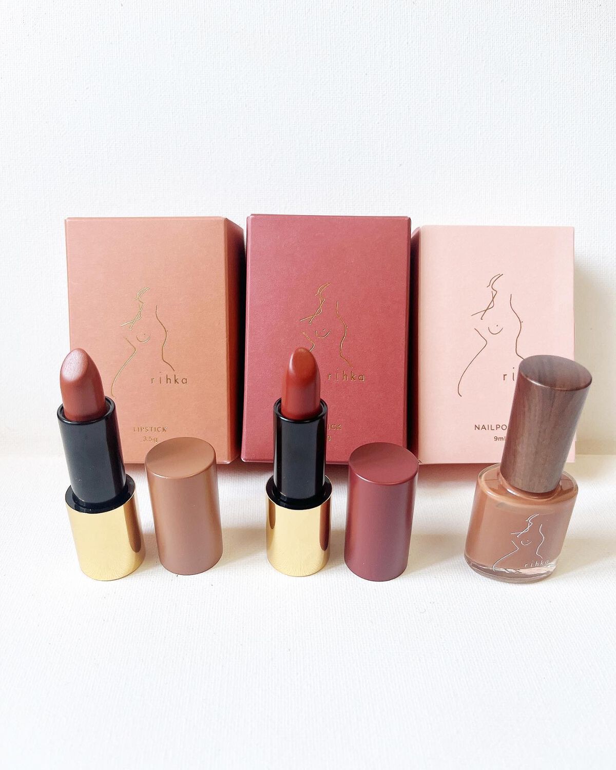 ＼rihka最高／

お気に入り品紹介🌷

♡#rihka
#rihkalipstick
#melt
#blush

#rihkanailpolish
#melt

1月に新発売されたリップ🫶🏻
ずっとrihka気になってたのでついに