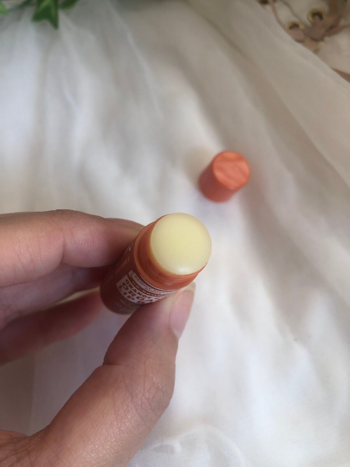 オーガニックリップバーム(オレンジジンジャー)/Dr. Bronner's Magic Soaps(海外)/リップケアを使ったクチコミ(2枚目)