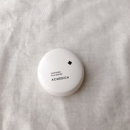 アクメディカ 薬用 フェイスパウダー クリア N/ナリスアップ/プレストパウダーを使ったクチコミ(2枚目)