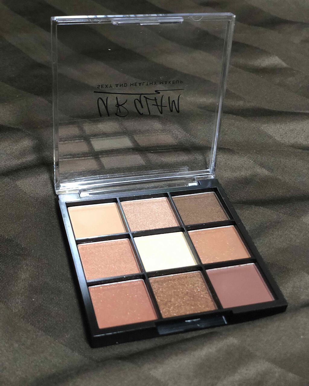 UR GLAM　BLOOMING EYE COLOR PALETTE/U R GLAM/アイシャドウパレットを使ったクチコミ（2枚目）
