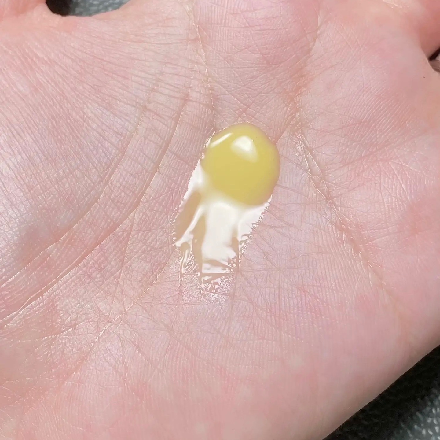 ディープビタCアンプル2.0/MEDICUBE/美容液を使ったクチコミ（3枚目）