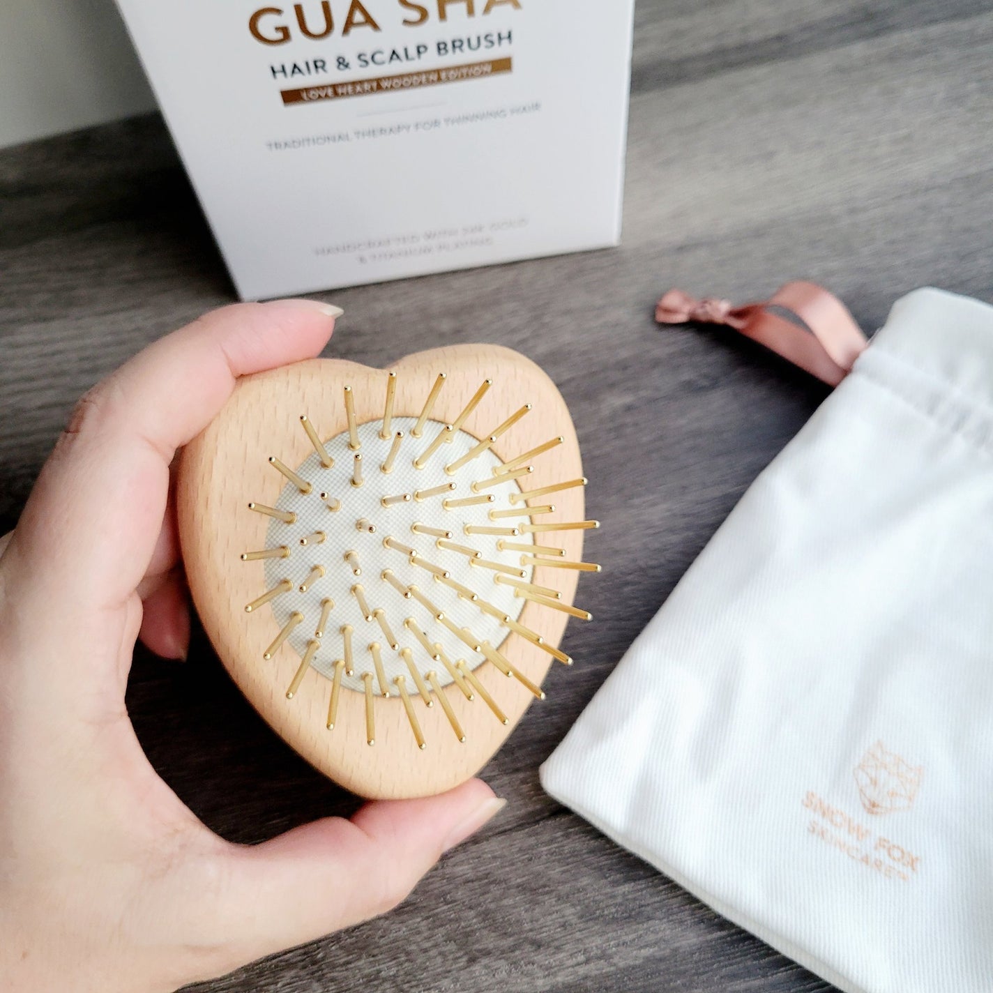 プレミアム FOX カッサ ウッド ミニハート ヘアブラシ/SNOW FOX SKINCARE/ヘアブラシを使ったクチコミ(3枚目)