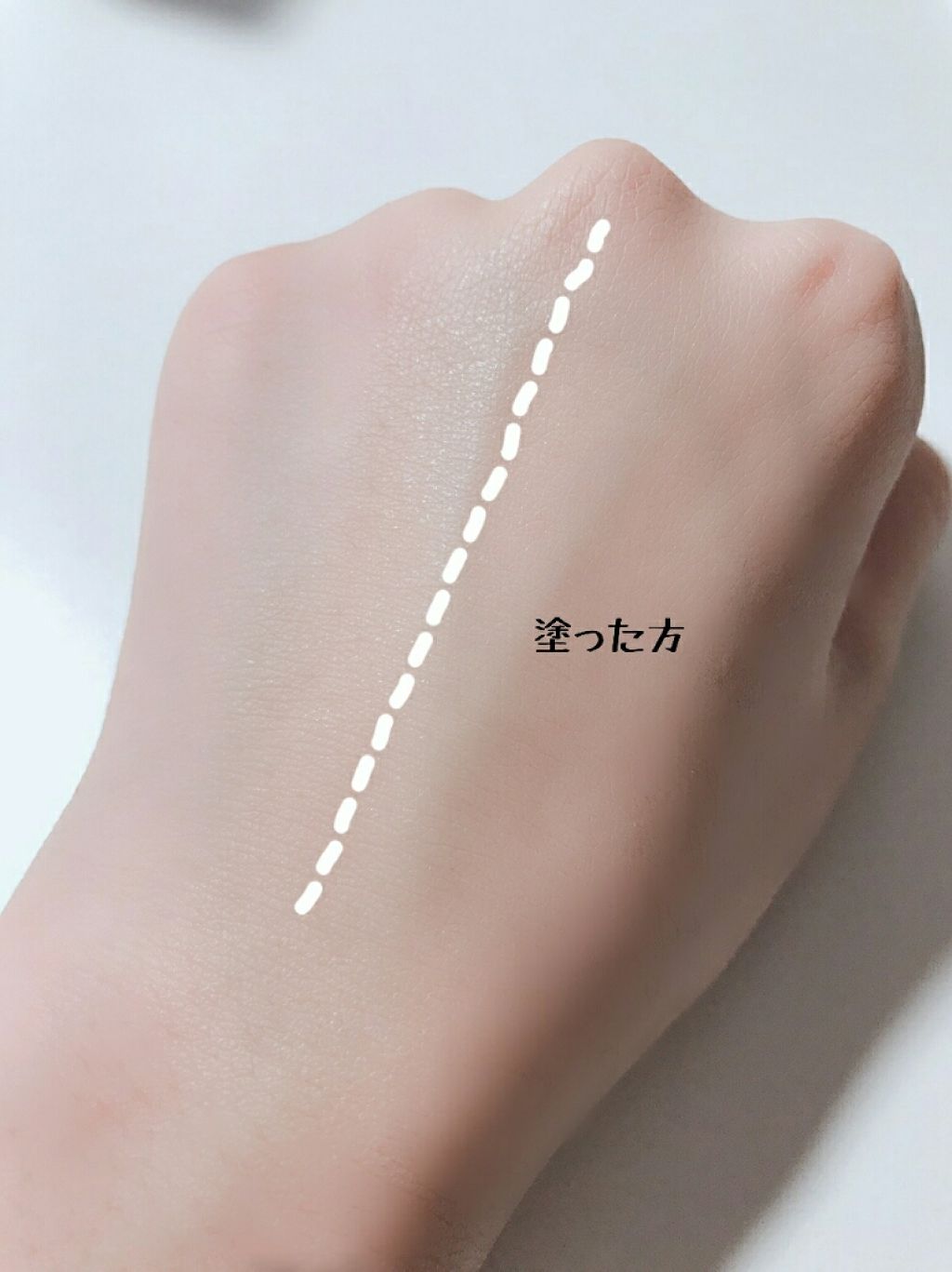 ミネラルフローレスリキッドファンデーション/エトヴォス/リキッドファンデーションを使ったクチコミ（2枚目）