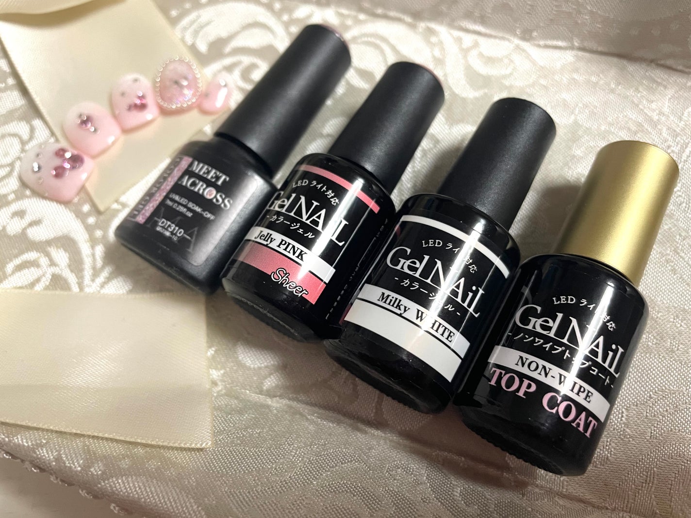 あさか on LIPS 「セリアと激安通販でディズニーネイル♡1、お好きな色で全指グラデ..」(2枚目)