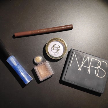 ブロンズパウダー/NARS/プレストパウダーを使ったクチコミ（4枚目）