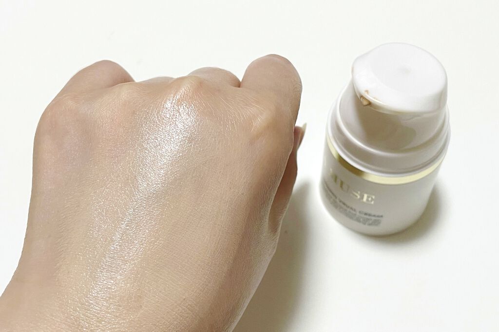 ラミューズ リターン2ブレッシングビジュアルクリームのクチコミ「日焼け止め＋再生クリーム＋BBクリームがひとつで叶うオールインワン！﻿
﻿
なめらかなクリーム.....」（3枚目）