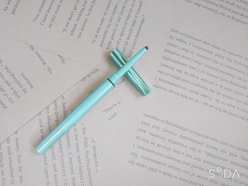 「密着アイライナー」クリームペンシル/デジャヴュ/ペンシルアイライナーを使ったクチコミ（2枚目）