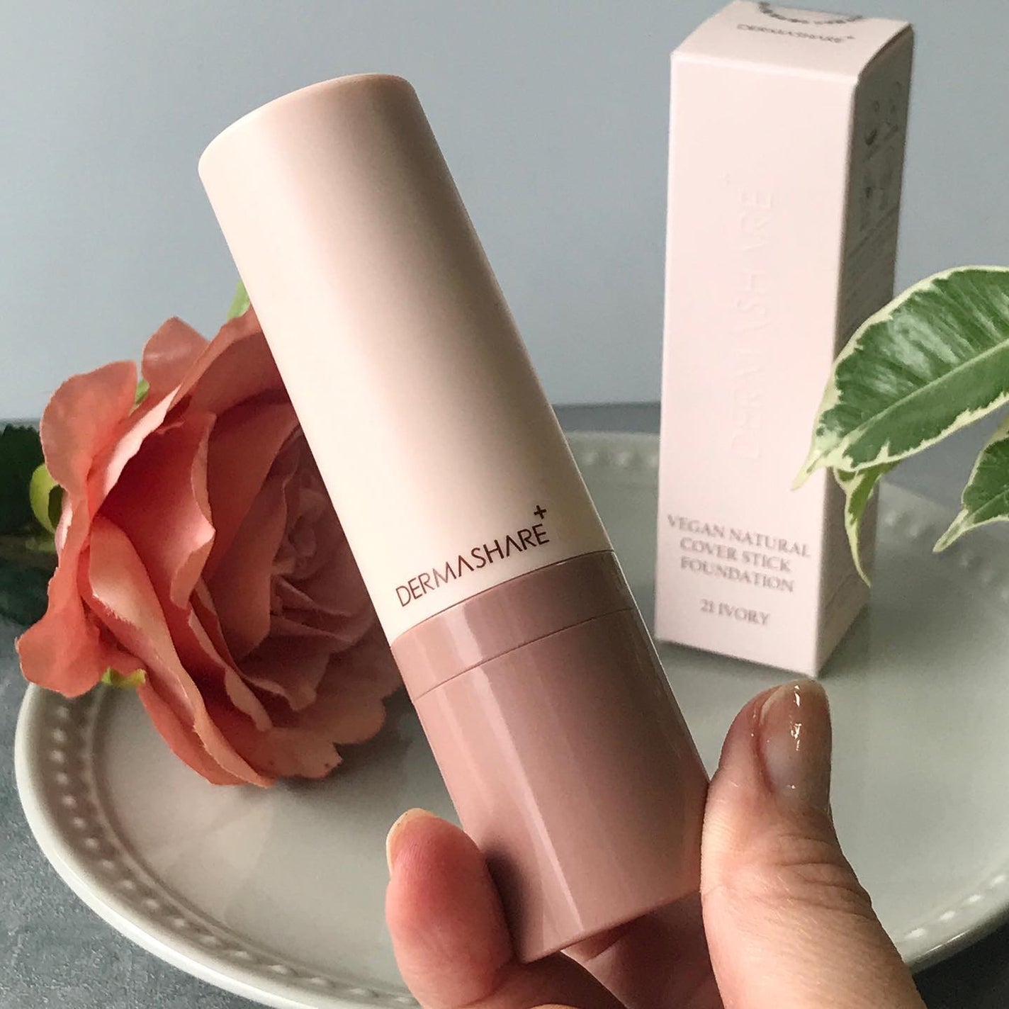 ヴィーガンナチュラルカバースティックファンデーション/DERMASHARE/その他ファンデーションを使ったクチコミ(2枚目)