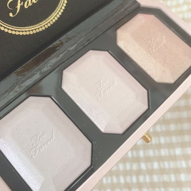 Too Faced ～ダイヤモンドライト シリーズ～ マルチユース ハイライター トリオのクチコミ「Too Faced
～ダイヤモンドライト シリーズ～ マルチユース ハイライター トリオ


.....」（2枚目）