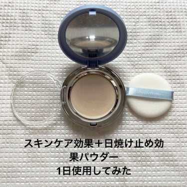  パルガントンシアトリカル スキンケアパクトUV SPF50 PA+++

〈1日使用してみた〉

パルガントンのパウダーが以前良かったのでリップスフェスタで買ってみました！

最近肌荒れがひどくて、夏だから日焼け止め効果の高いもので、かつ簡単にダメージレスに肌にONできるパウダーが欲しかったので。

まず、見た目と作りに感心しました。


ミラーが大きく、パウダーとパフの間にしっかりとした開け閉めしやすい透明な仕切りがついています。清潔ですね！👌


だけどそのパフがあまり良くなかった。
たぶんセザンヌのパウダーについているものと同じものかなと思いました。

肌にチクチクと刺激がありました。


薄くて、目が粗く付け心地は良くなかったので、別のパフを使用することをおすすめします！



の画像 その0