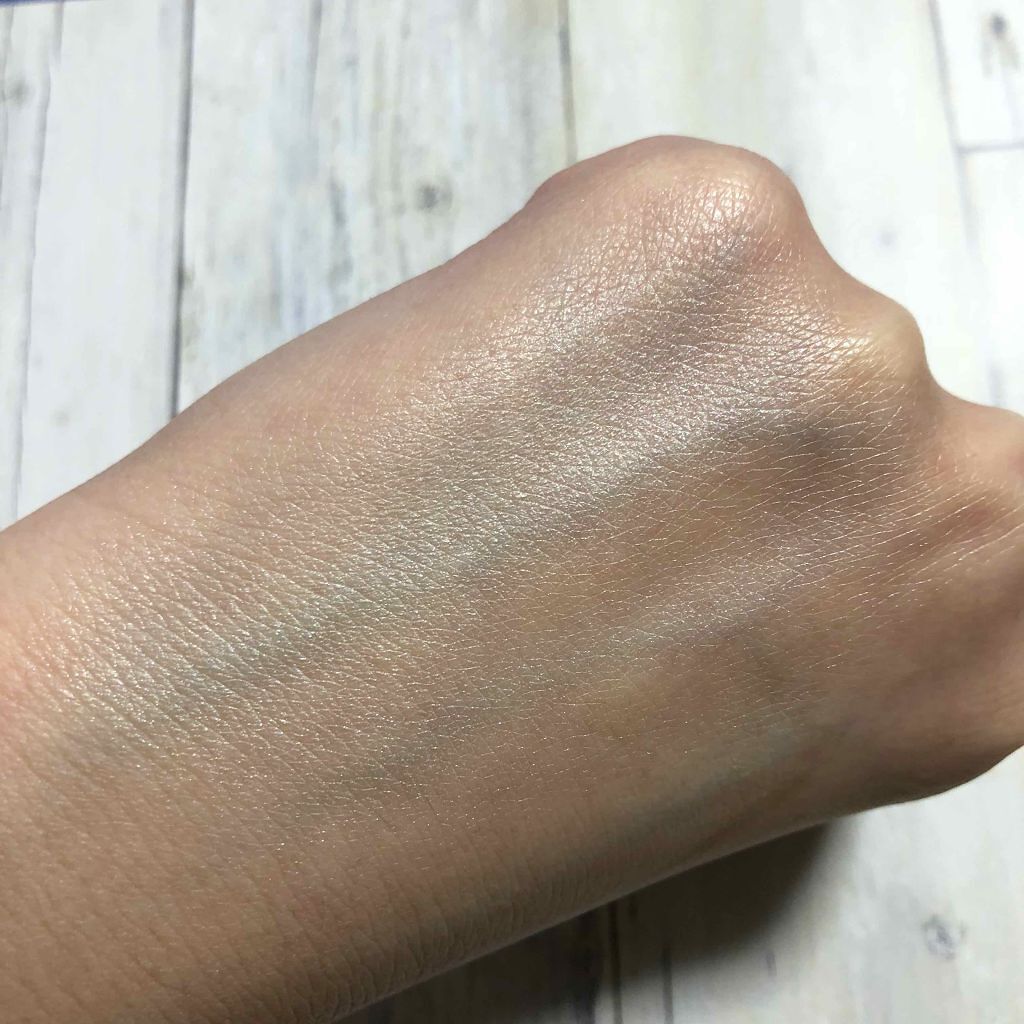 エアリータッチ ポイントビジュ/クラブ/クリームハイライトを使ったクチコミ（2枚目）