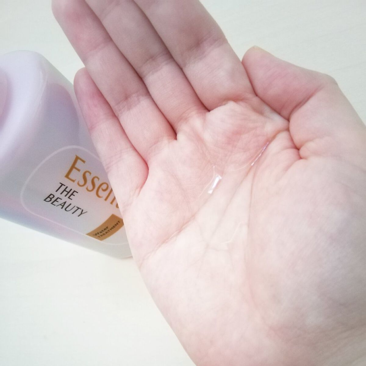 エッセンシャル プレミアム ウォータートリートメント EXスムース/エッセンシャル/アウトバストリートメントを使ったクチコミ(4枚目)