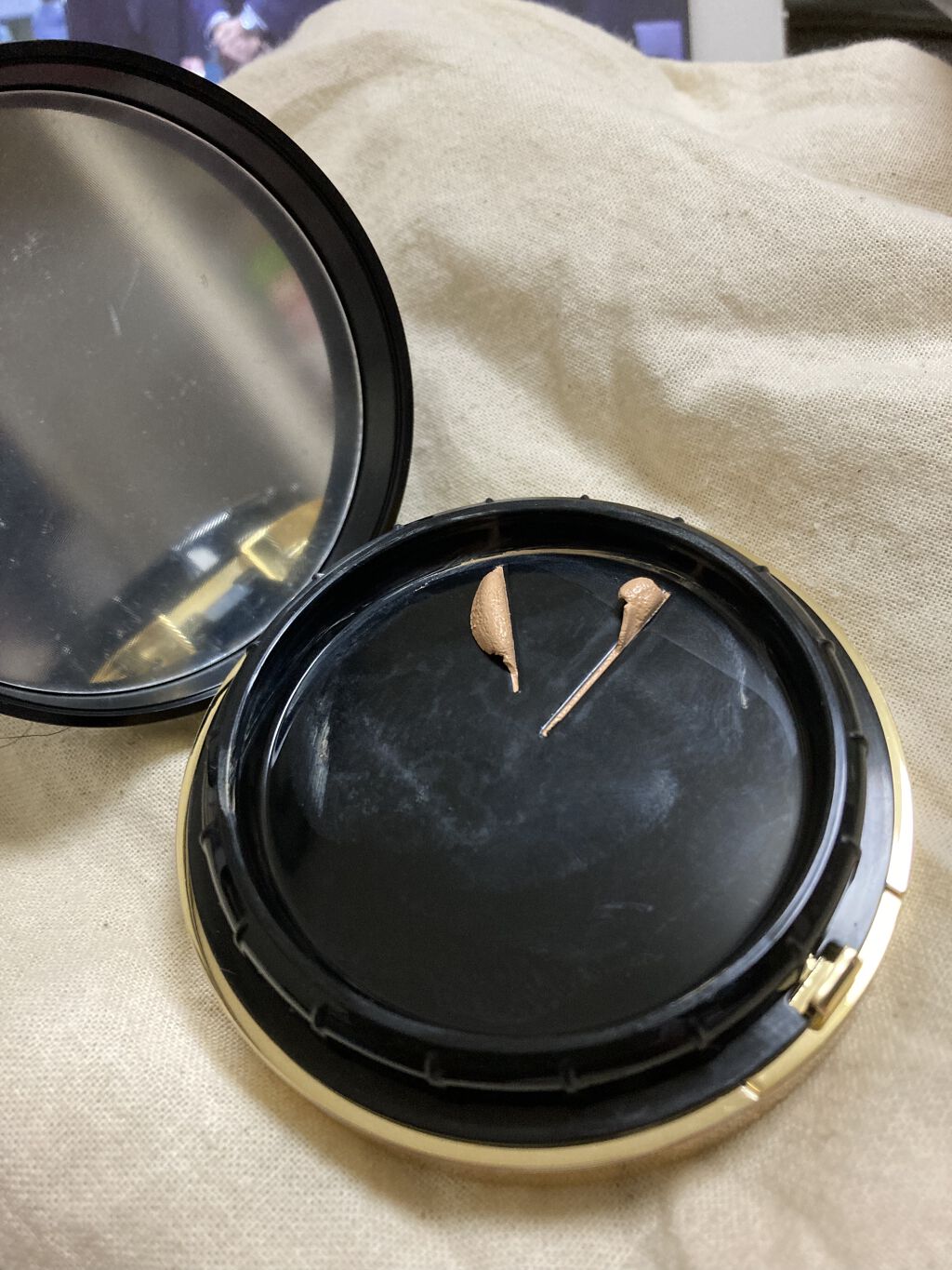 スキンフィットグラインディングセラムカバーパクト/ダルバ/その他ファンデーションを使ったクチコミ（3枚目）