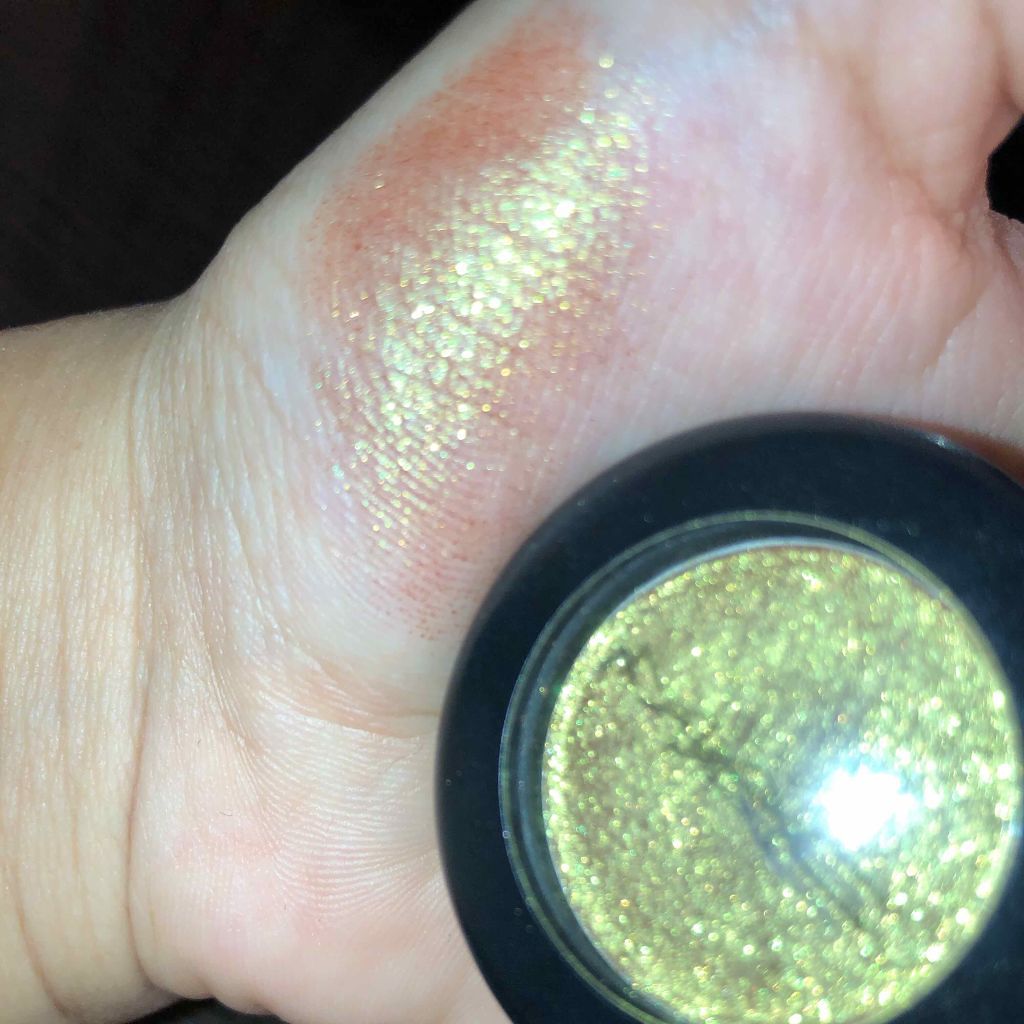 ダズルシャドウ/M・A・C/単色アイシャドウを使ったクチコミ(3枚目)