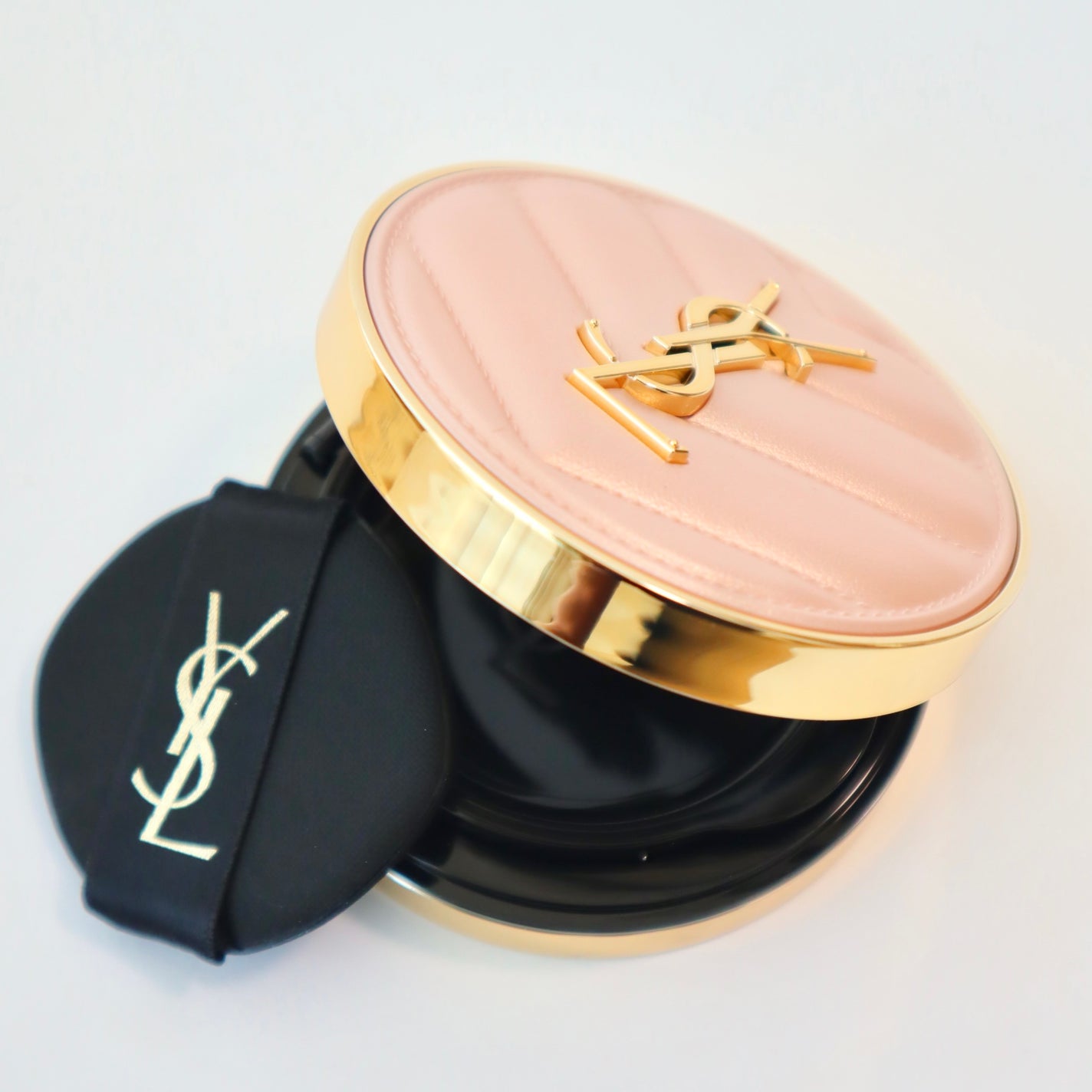 ラディアント タッチ グロウパクト/YVES SAINT LAURENT BEAUTE/クッションファンデーションを使ったクチコミ(2枚目)