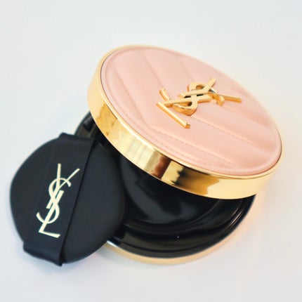 ラディアント タッチ グロウパクト B20 / YVES SAINT LAURENT ラディアント タッチ グロウパクト B20 / YVES SAINT LAURENT