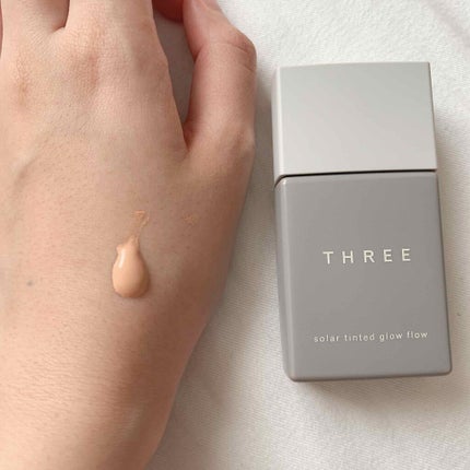 ソーラーティンティドグローフロー/THREE/リキッドファンデーションを使ったクチコミ(2枚目)