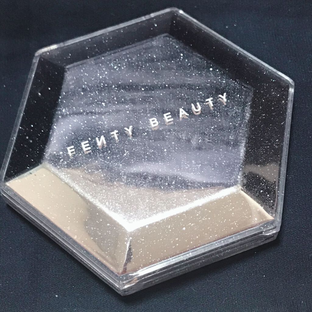 DIAMOND BOMB/FENTY BEAUTY BY RIHANNA/パウダーハイライトを使ったクチコミ（2枚目）