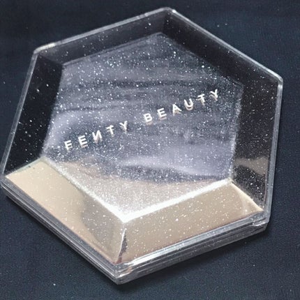 DIAMOND BOMB/FENTY BEAUTY BY RIHANNA/パウダーハイライトを使ったクチコミ(2枚目)