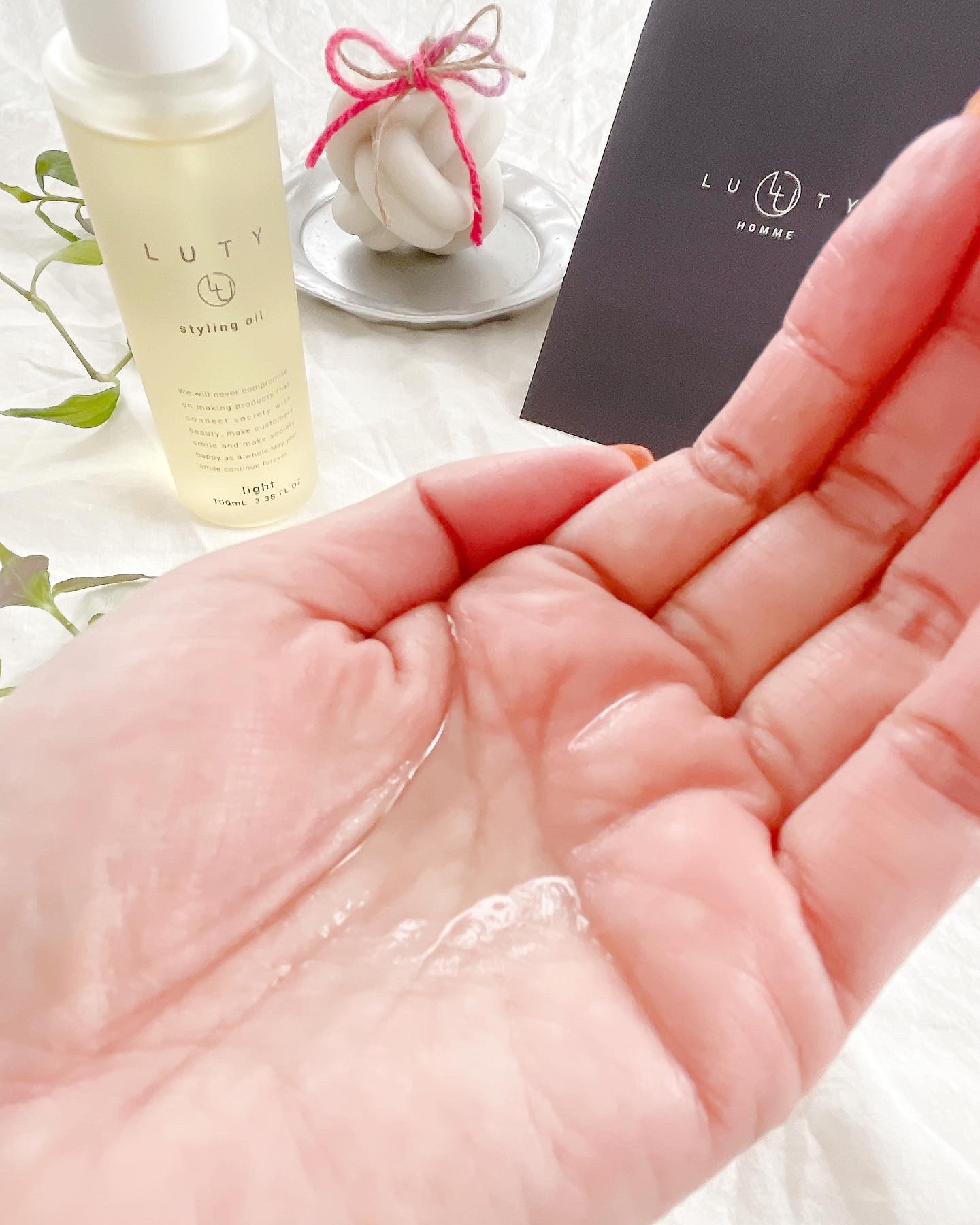 ルーティー スタイリングオイル ライト/LUTY/ヘアオイルを使ったクチコミ（2枚目）