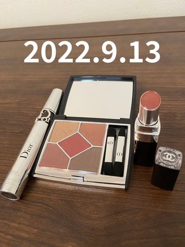 イエベ秋、あゆみです。

2022.9.13 今日のメイクです。


⭐︎アイシャドウ
Dior サンク クルール クチュール 889 リフレクション
〈ディオール エン ルージュ エディション〉
→右