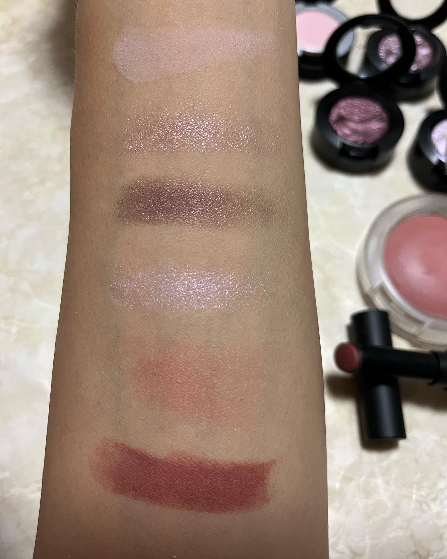 エクストラ ディメンション アイシャドウ リッチ コア/M・A・C/単色アイシャドウを使ったクチコミ（2枚目）