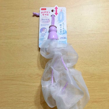 DAISO 泡だてネットのクチコミ「ザ・ダイソー  泡だてネット

泡を立てるときは縮めた状態で使って

泡を取るときにネットを伸.....」（2枚目）