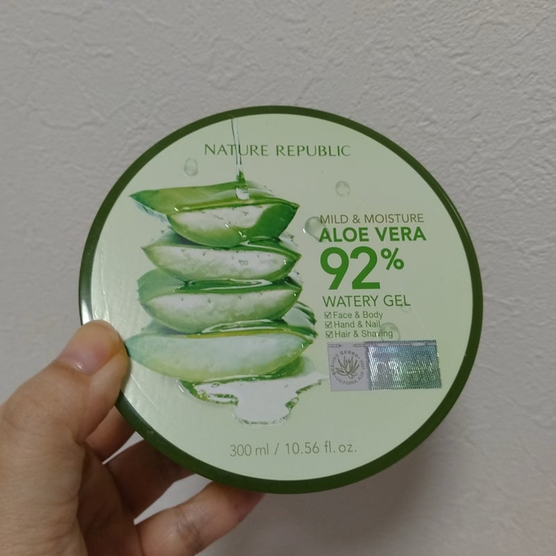マイルド＆モイスチャーアロエジェル/ネイチャーリパブリック/ボディローションを使ったクチコミ（1枚目）