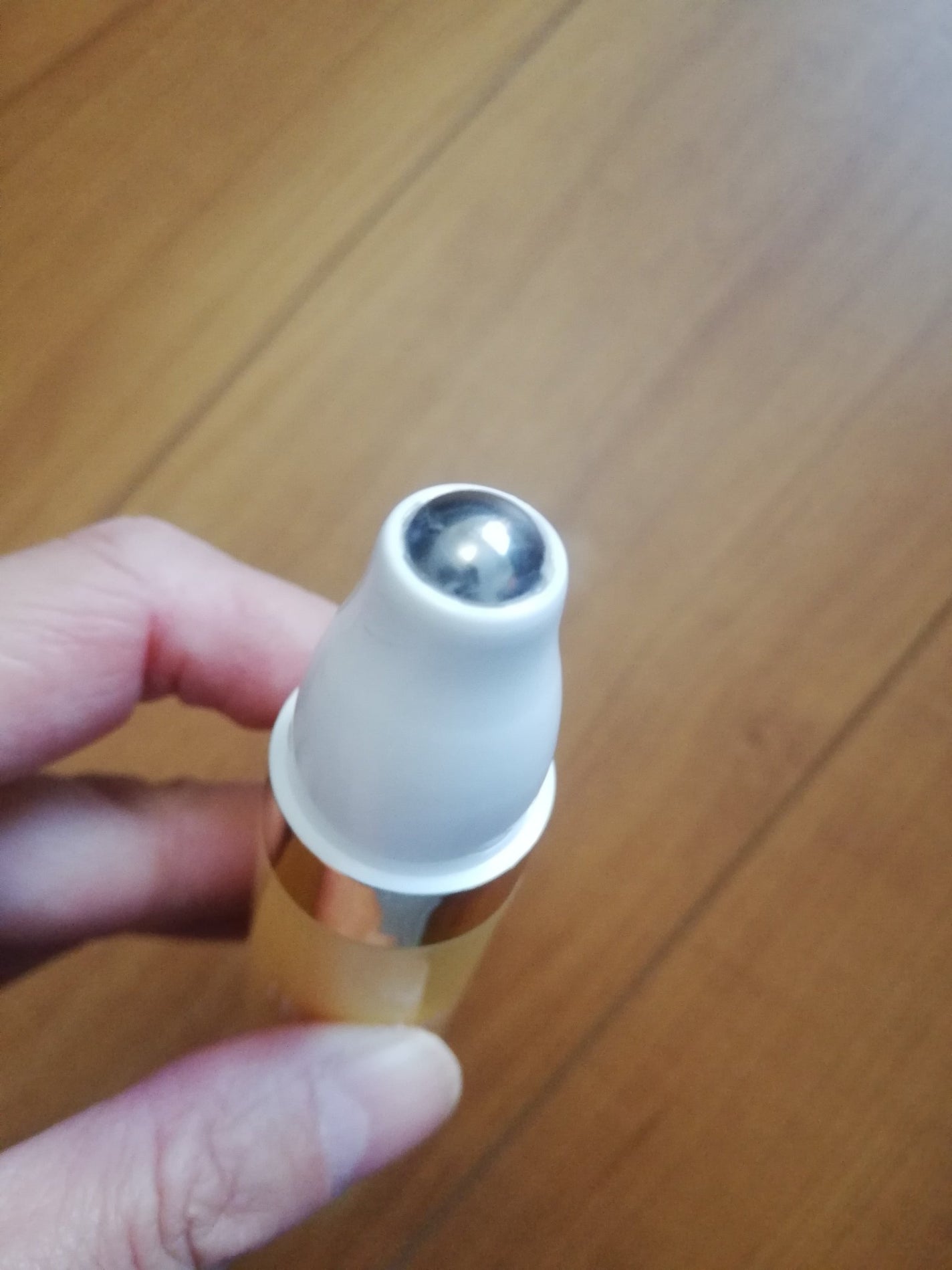 V9ビタミンアンプルロールオンアイクリームクリア/JMsolution/アイケア・アイクリームを使ったクチコミ(3枚目)