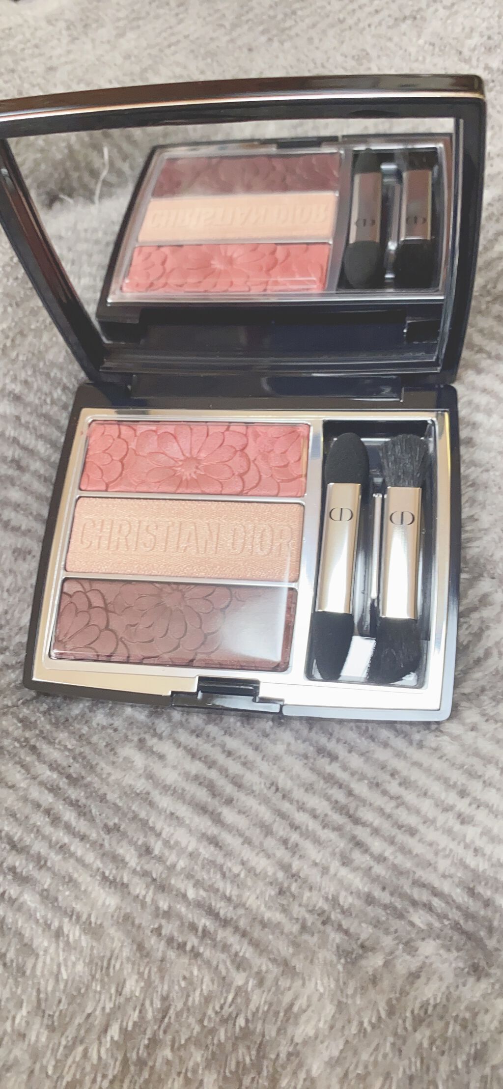 トリオ ブリック パレット<ピュア グロウ>/Dior/アイシャドウパレットを使ったクチコミ(1枚目)