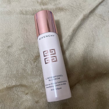 GIVENCHY
ランタンポレル ブロッサム クリーム ミスト
50mL
生産終了




使い切りました！！


こちらはお友達にプレゼントで
もらいました🎁



すっごく細かいミストで友達も使って