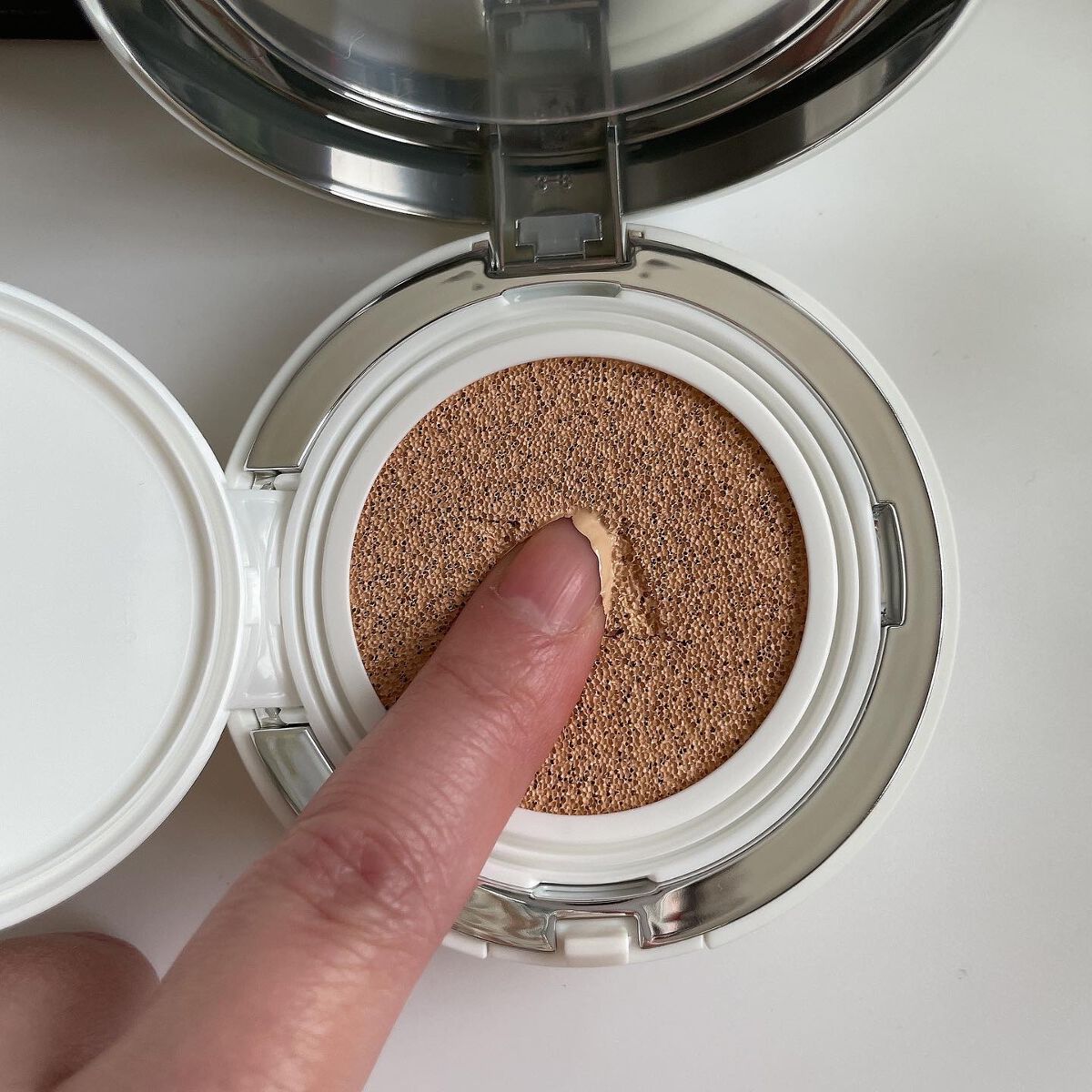 ロングウェアクッションファンデーション/V&Aビューティー/クッションファンデーションを使ったクチコミ(3枚目)