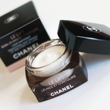 常岡珠希 on LIPS 「口元のデイリーケアに取り入れ始めたアイテム！#CHANEL#ル..」（1枚目）