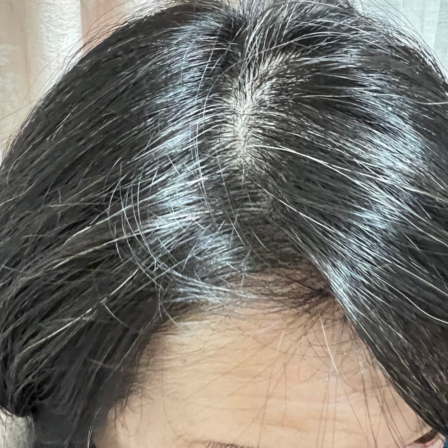 ミスクレオ on LIPS 「何げに鏡に写っている自分の髪に白髪を見つけるとテンションダダ下..」(7枚目)