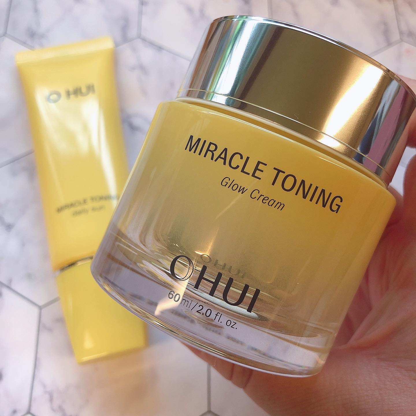 ミラクルトーニンググロークリーム/OHUI/フェイスクリームを使ったクチコミ（2枚目）