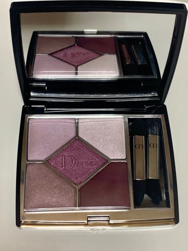 素敵な春コスメ購入しました🙌
ご紹介させて頂きます。


🌸Dior/サンク クルール クチュール/849 ピンクサクラ(スプリング コレクション2021限定色)

桜色のアイシャドウです。
花びらや桜