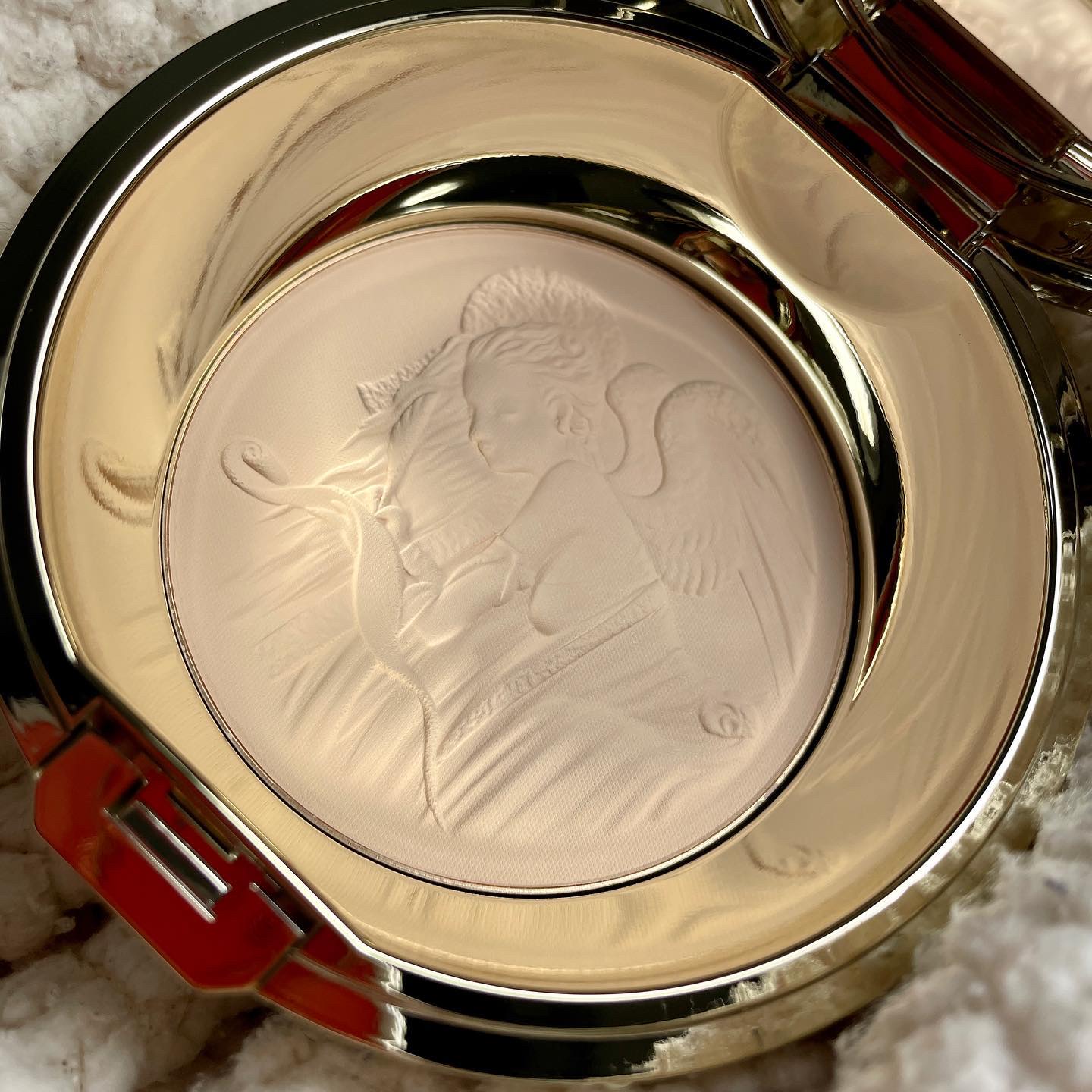 フェースアップパウダー２０２４/ミラノコレクション/プレストパウダーを使ったクチコミ（3枚目）