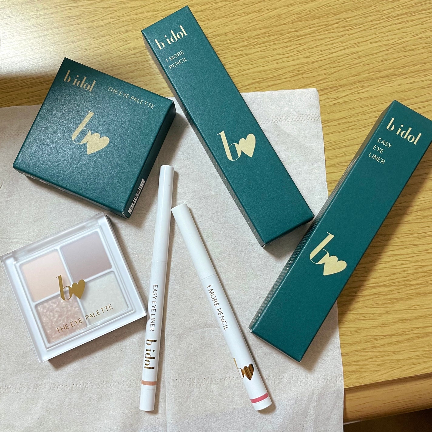 THE アイパレR/b idol/アイシャドウパレットを使ったクチコミ(2枚目)