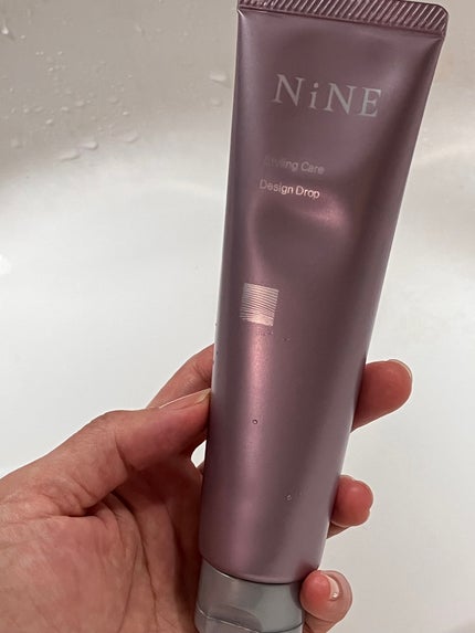 NiNE デザインドロップのクチコミ「ストレートアイロンをしたい時の下地用に購入しました。
髪が傷まずいい感じです。
香りも好き。
.....」(1枚目)