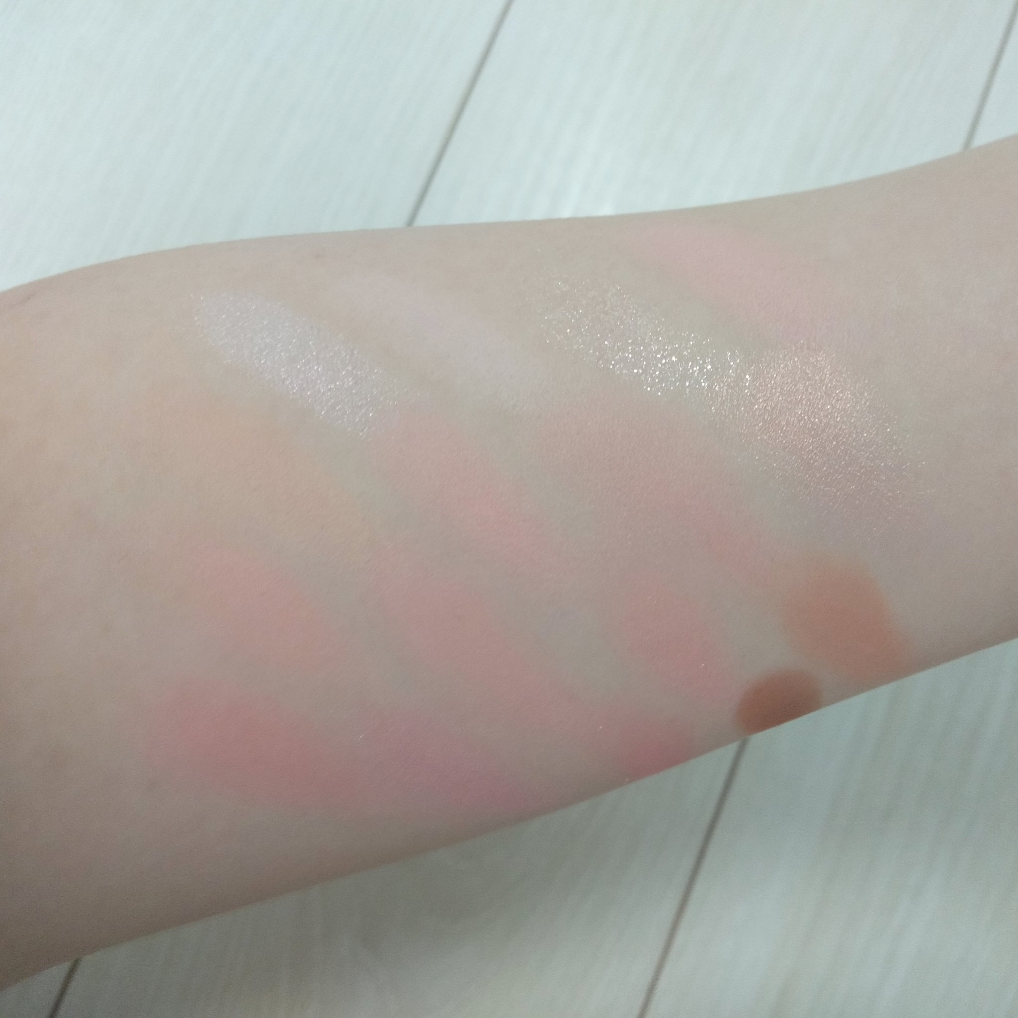 ソフトブラーリングアイパレット/wakemake/アイシャドウパレットを使ったクチコミ（3枚目）