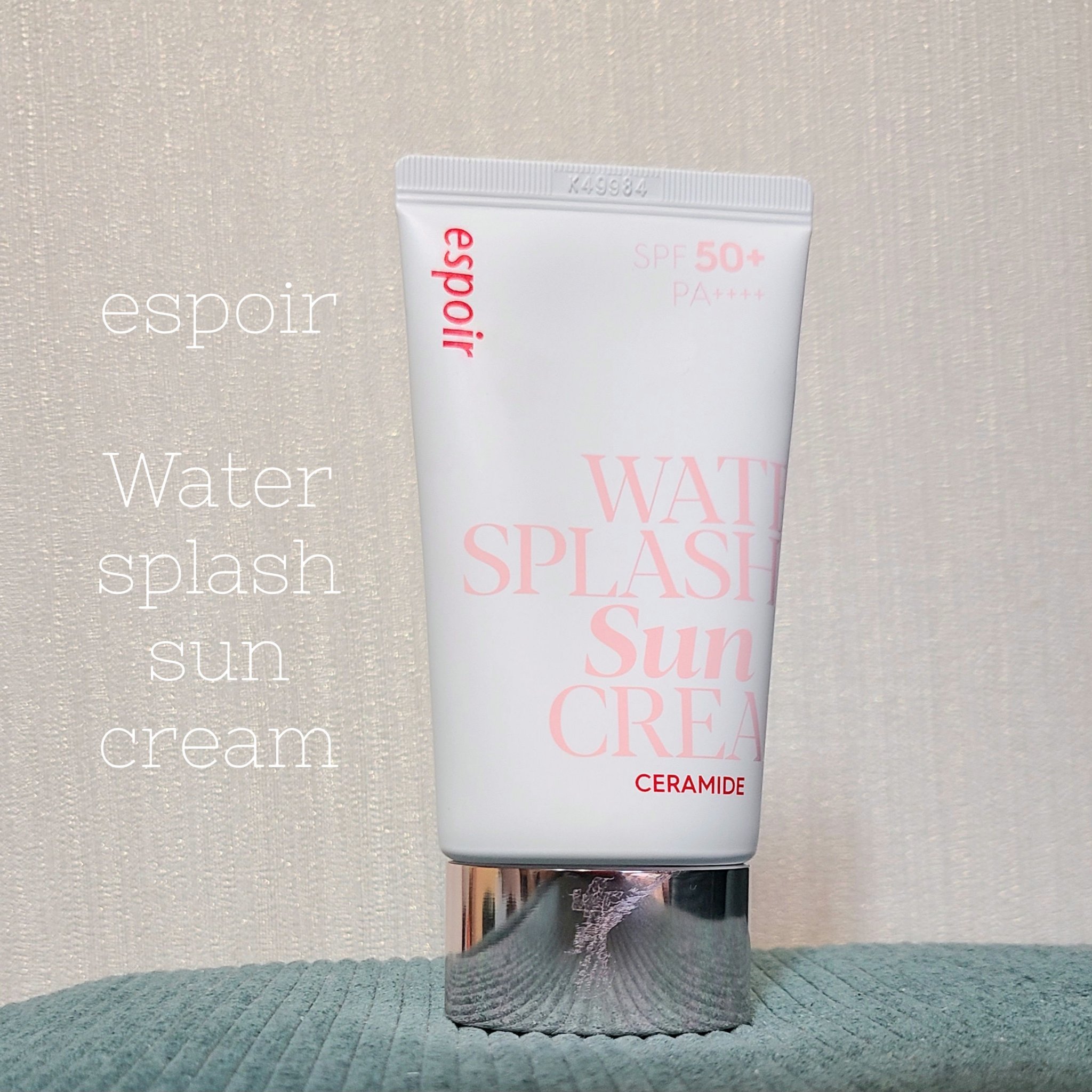 リピ決定✨白浮きしない日焼け止め

espoir
ウォータースプラッシュサンクリーム セラミド
60ml

香り:仄かに柑橘系？
色:うっすら肌色~白
浸け心地:しっとり
 
愛用しまくって3本目
某日本有名メーカーのものを使っていたのにこ