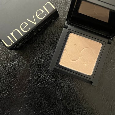 uneven アイシャドウ クルーシャルのクチコミ「uneven▸▸eye shadow crucial🐪
¥1,430(税込)

高見えなのにお.....」（2枚目）