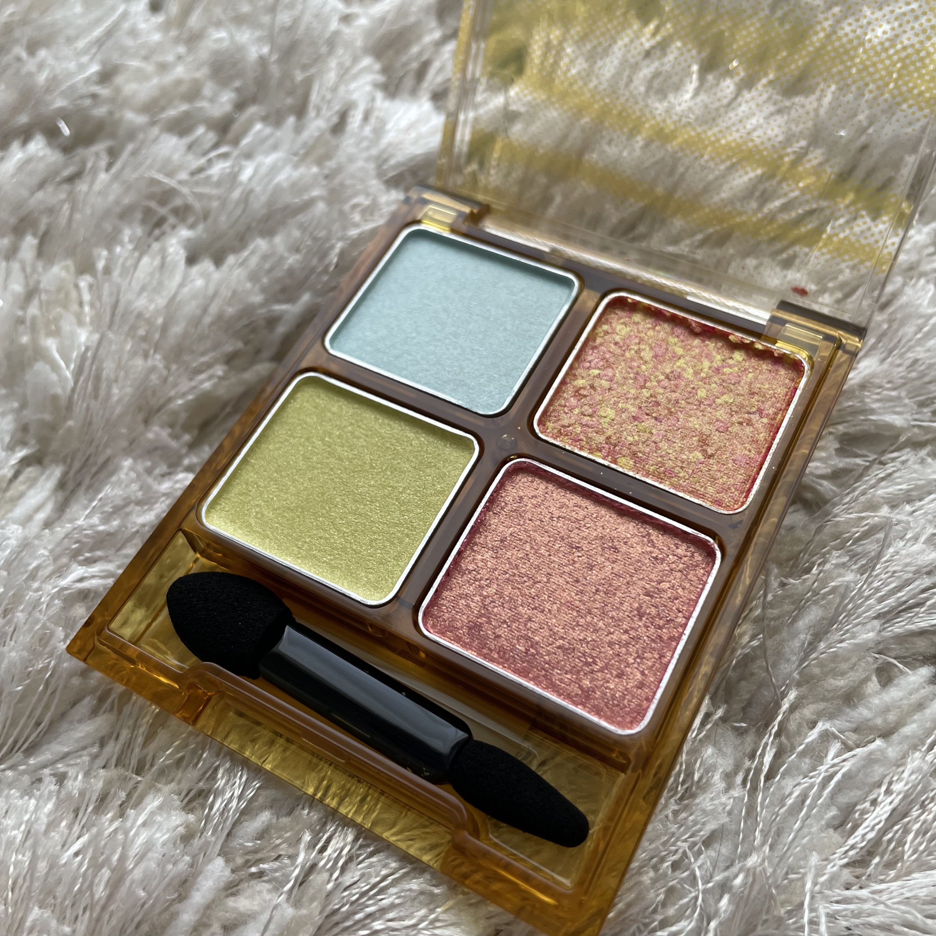 ビーチバカンスグリッターパレット EX-3トロピカルサニービーチ：南国のビーチを感じさせるトロピカルなビーチ/KATE/アイシャドウパレットを使ったクチコミ（1枚目）