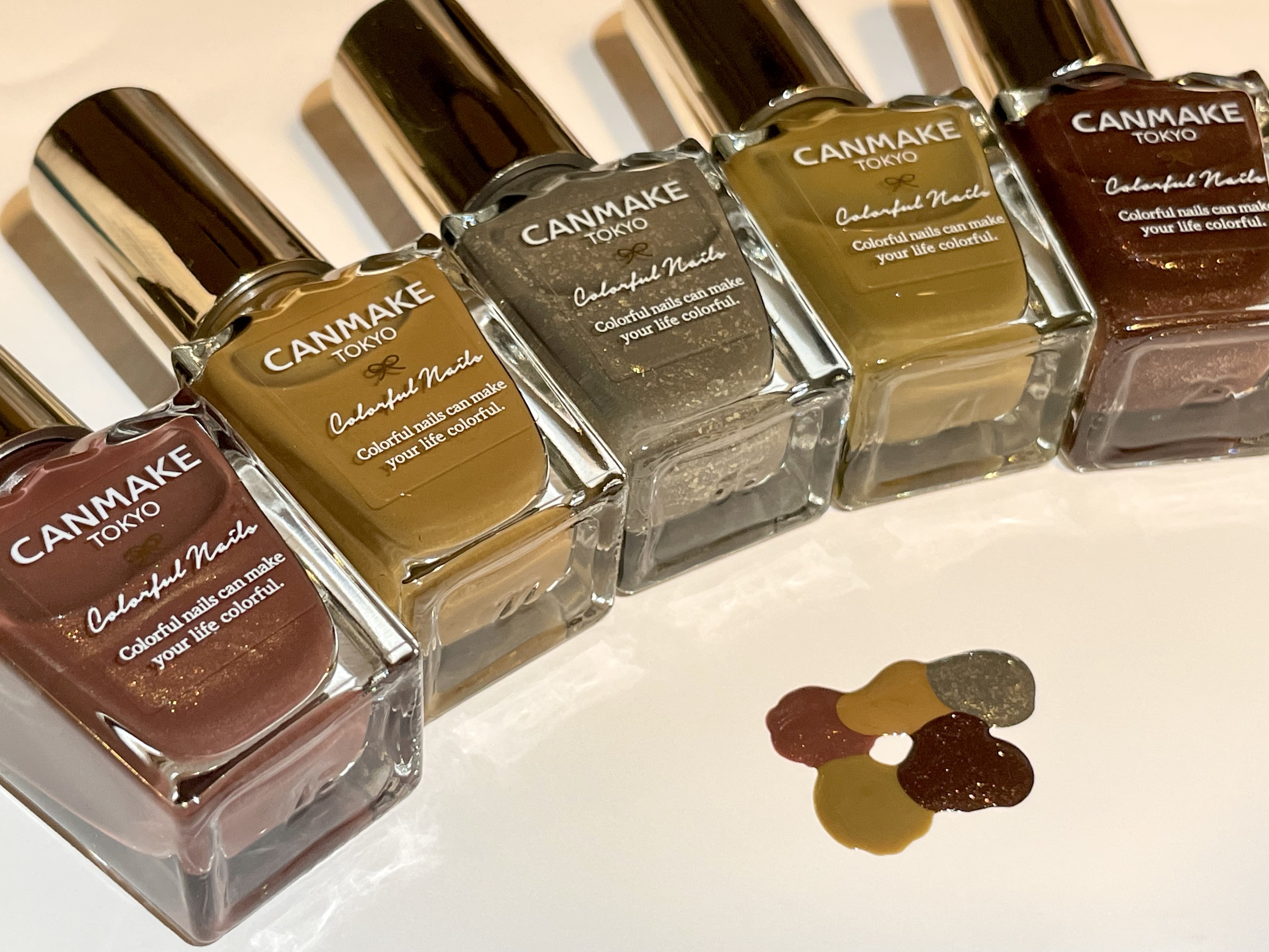 カラフルネイルズ/キャンメイク/マニキュアを使ったクチコミ（2枚目）