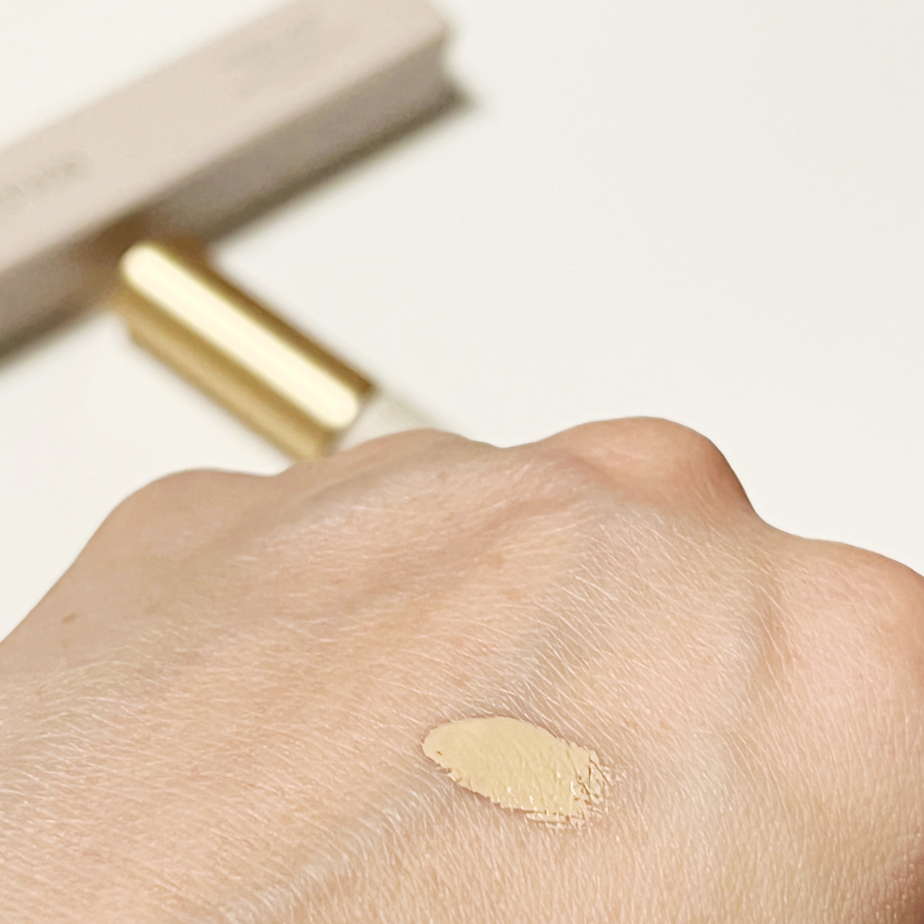 ミネラルインナートリートメントリキッドコンシーラー ナチュラルベージュ/エトヴォス/リキッドコンシーラーを使ったクチコミ（3枚目）